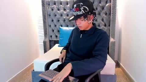 MARSHALL online show from November 17, 1:03 pm