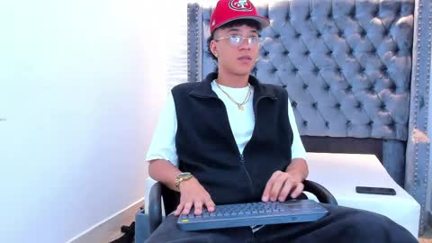 MARSHALL online show from April 13, 4:02 am