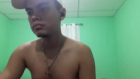 Snapshot of maserati120 chatting on February 23, 4:44 am Max online show from February 23, 4:44 am