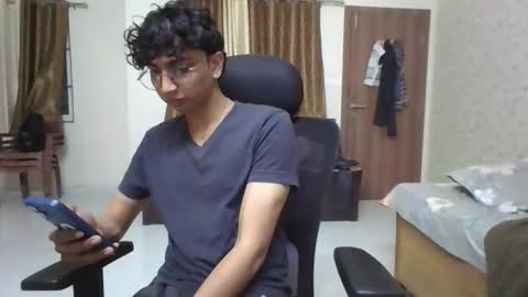 Mask Boy online show from December 18, 6:26 pm