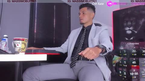 I am Massimo online show from January 29, 1:49 pm