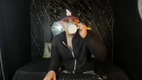 massimo_vidal online show from February 22, 11:33 am