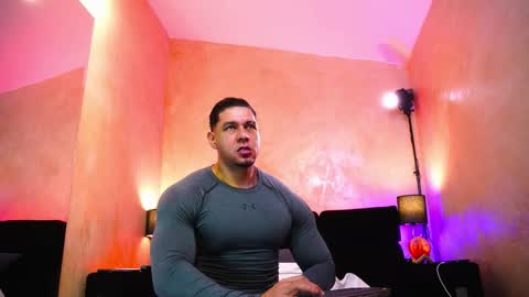 massimowalton2 online show from March 29, 1:22 pm