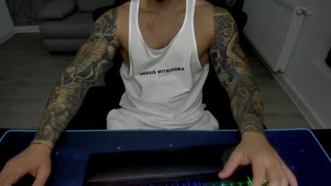 Snapshot of masterkingmuscle chatting on January 24, 11:02 pm masterkingmuscle online show from January 24, 11:02 pm