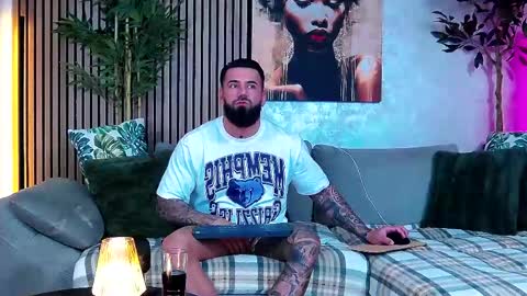 masterkingofmuscle online show from April 15, 7:58 pm