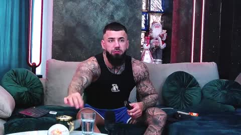 masterkingofmuscle online show from December 30, 8:43 am