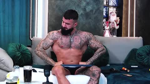 masterkingofmuscle online show from December 17, 12:33 pm