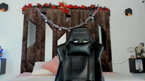 mateo_dilucajs1 online show from December 19, 7:22 pm