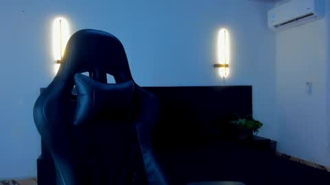 Mathew Flintt  online show from April 1, 2:57 am