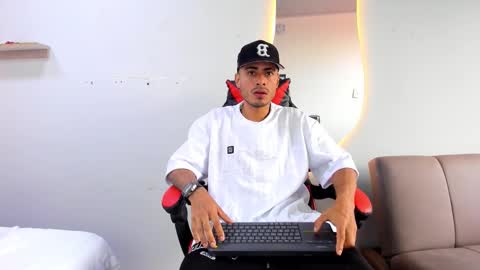 Matthew online show from December 14, 9:44 pm