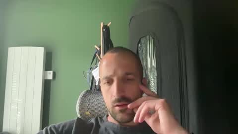 M online show from May 31, 3:33 pm