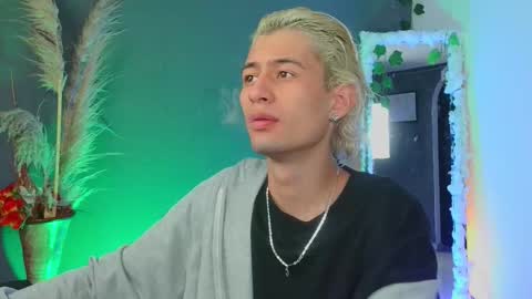 mattias     online show from October 2, 2:26 am