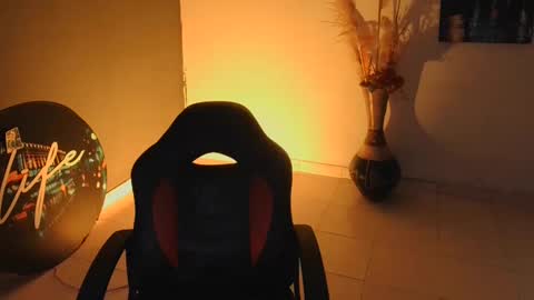 mattias     online show from December 14, 5:58 pm