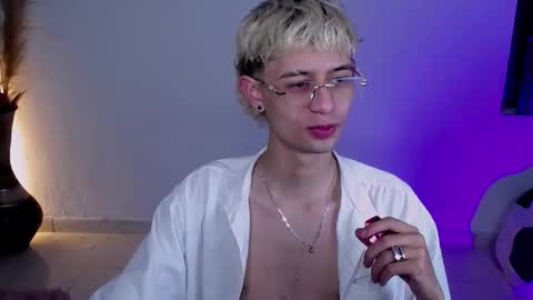 mattias     online show from November 28, 11:39 pm