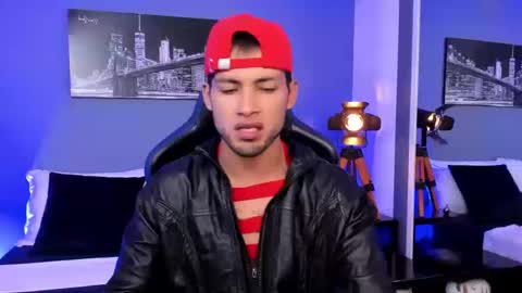 Snapshot of max_conor_ chatting on September 15, 3:02 pm Max Conor online show from September 15, 3:02 pm