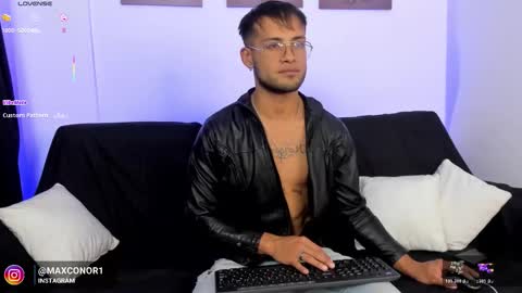 Max Conor online show from December 19, 4:09 am