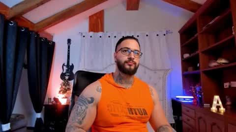 max D. online show from November 30, 11:12 am