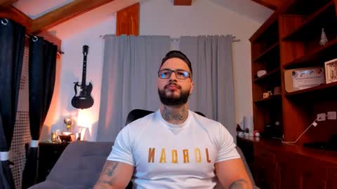 max D. online show from March 6, 12:19 pm