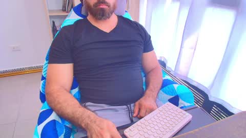 max_love25 online show from April 3, 8:49 pm