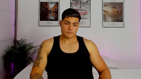 Snapshot of max_miuller chatting on October 16, 2:41 am MAX MIULLER online show from October 16, 2:41 am