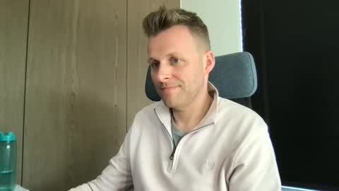 Max take off clothes online show from March 23, 1:17 pm