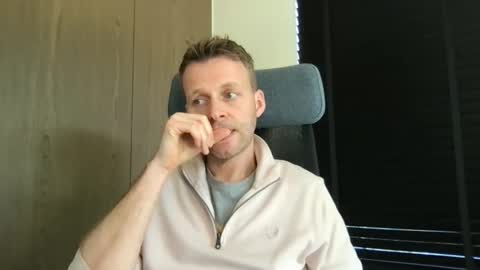 Max take off clothes online show from February 26, 2:29 pm