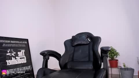 max_valiant1 online show from February 16, 6:17 pm