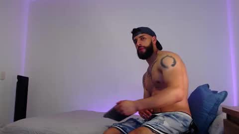 Snapshot of max_xl_ chatting on October 6, 2:55 pm max_xl_ online show from October 6, 2:55 pm