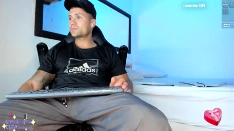 MAXI      online show from October 12, 4:39 am