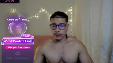 Snapshot of maxifit_ chatting on January 9, 10:52 am Mikael online show from January 9, 10:52 am