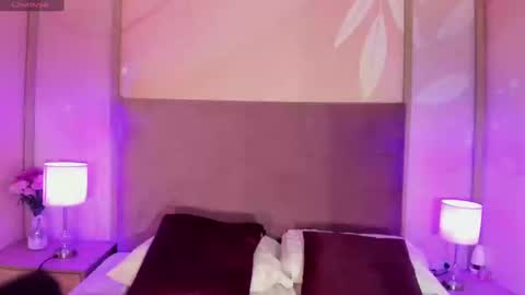 Snapshot of maxim_walker chatting on September 21, 4:23 am maxim online show from September 21, 4:23 am