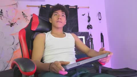 Maximiliano online show from November 3, 8:54 pm