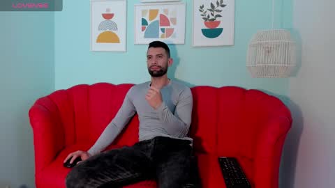 Maximo online show from December 13, 3:38 am