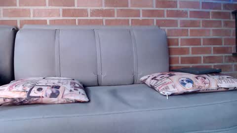 Max online show from March 7, 5:06 pm