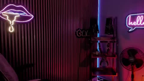 MAXIMO online show from March 21, 8:19 am