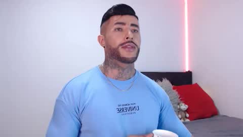 Independent Model online show from November 26, 4:37 am