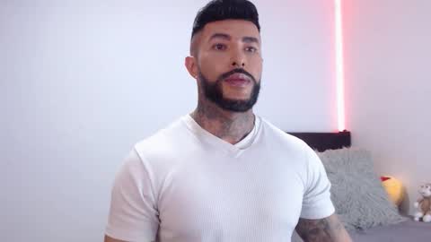 Independent Model online show from October 22, 6:28 am