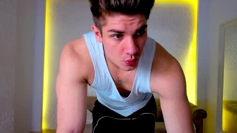 MaxKaiden online show from May 30, 6:02 am