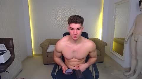 MaxKaiden online show from February 3, 6:33 am