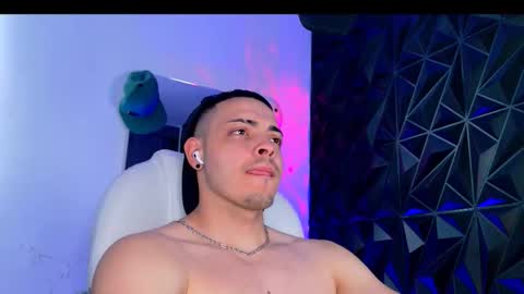 MAX online show from March 1, 7:57 pm