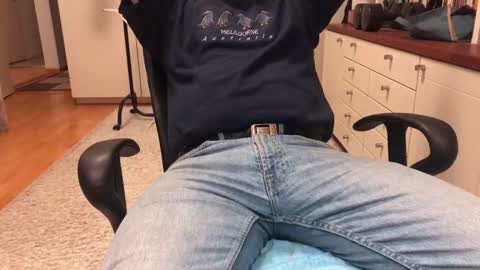 Max online show from December 3, 6:19 am