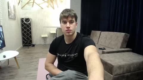 Max online show from February 23, 4:52 pm