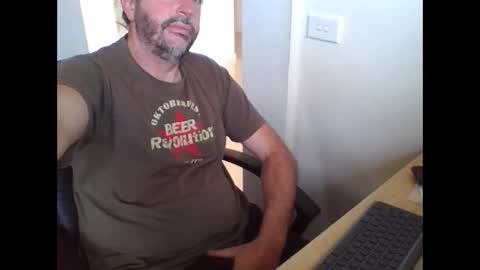 melbguy_075 online show from December 9, 6:13 am