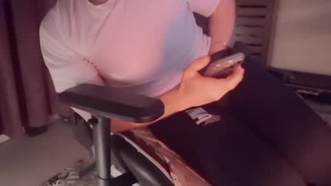 meow609 online show from November 19, 5:35 pm