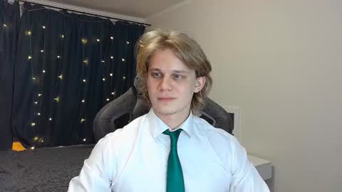 Mickey online show from December 25, 5:15 pm