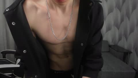 MEVERIK OUSHEN online show from April 25, 2:36 pm