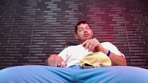 Michael Daviss online show from December 4, 12:36 pm