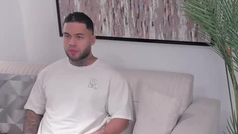 Michael Salens independent model online show from February 23, 10:23 am