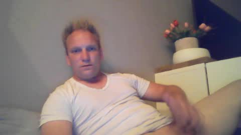 mickkxl online show from July 22, 10:02 pm
