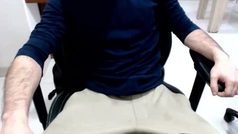 microfama00 online show from January 11, 8:07 am